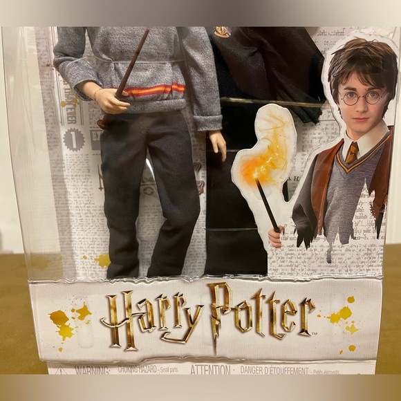 Harry Potter doll first in the line. Collectible with uniform & wand NWT NRFB - Picture 4 of 11